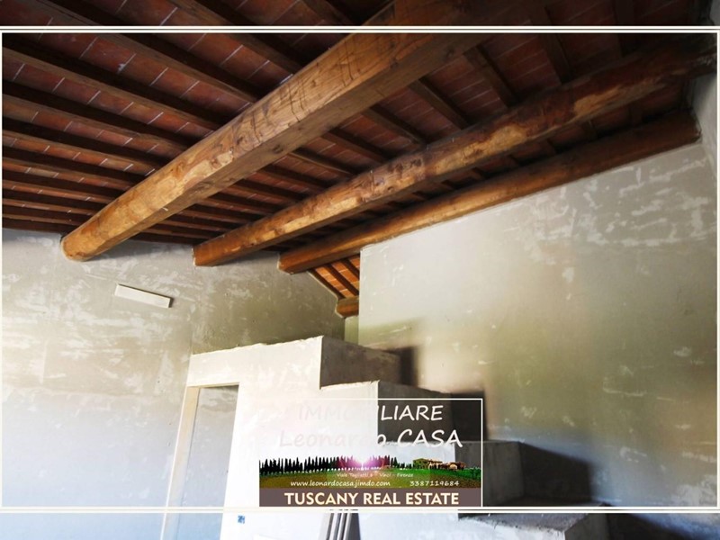 Casale in Vendita a Larciano, 250'000€, 100 m²