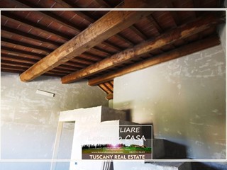 Casale in Vendita a Larciano, 250'000€, 100 m²