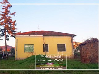 Casa Indipendente in Vendita a Larciano, 100'000€, 130 m², con Box