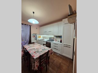 Quadrilocale in Vendita a Santa Maria a Monte, zona Ponticelli, 165'000€, 96 m², con Box