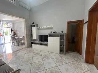 Appartamento in Vendita a Pulsano, 65'000€, 86 m²