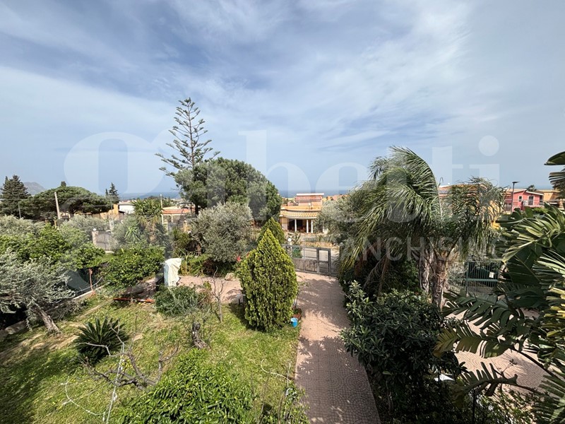 Villa bifamiliare in Vendita a Altavilla Milicia, 197'000€, 180 m²
