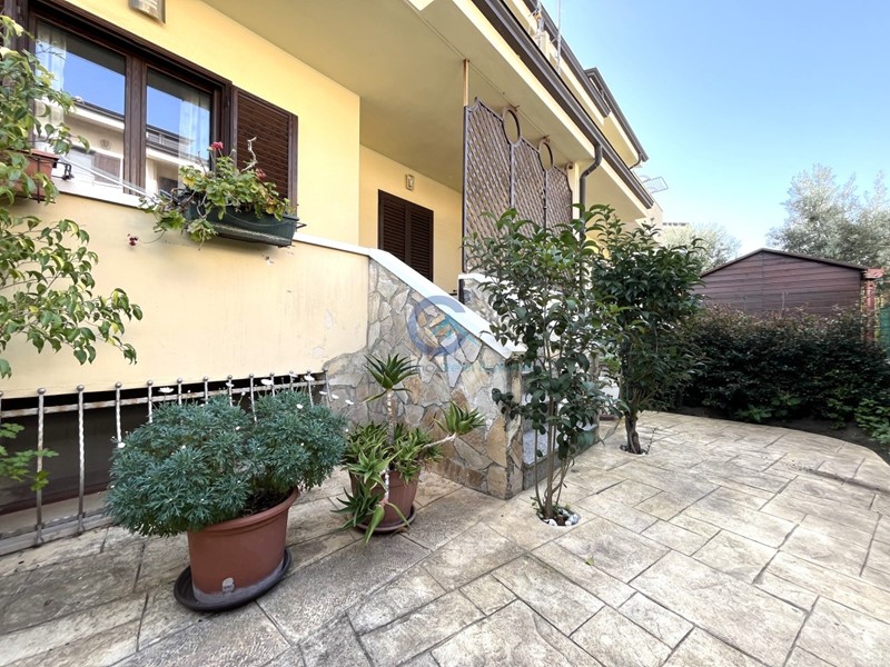 Casa Semi Indipendente in Affitto a Simeri Crichi, zona Simeri Mare, 1'600€, 70 m², arredato