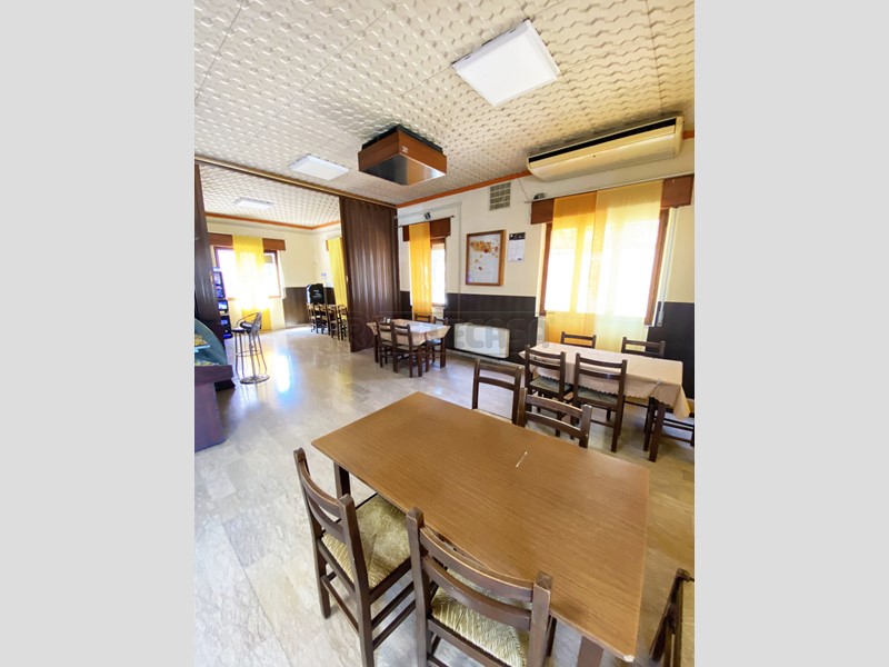 Immobile commerciale in Affitto a Vicenza, 900€, 140 m²