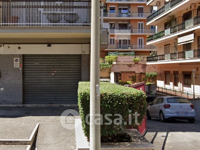 Negozio in Affitto a Roma, zona Pineta Sacchetti, 650&euro;, 30 m²