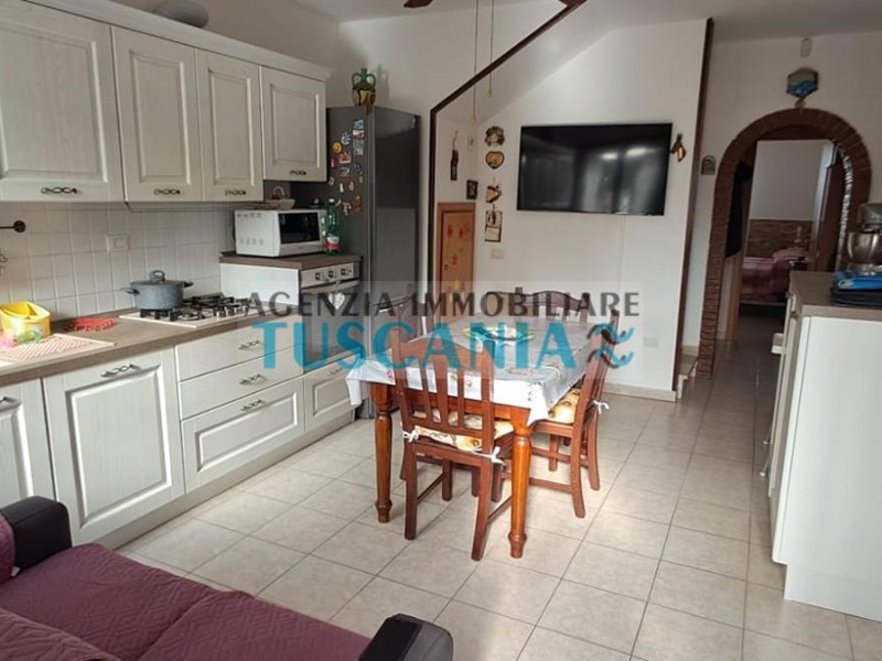 Quadrilocale in Vendita a Cecina, 230'000&euro;, 80 m², arredato