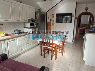 Quadrilocale in Vendita a Cecina, 230'000&euro;, 80 m², arredato