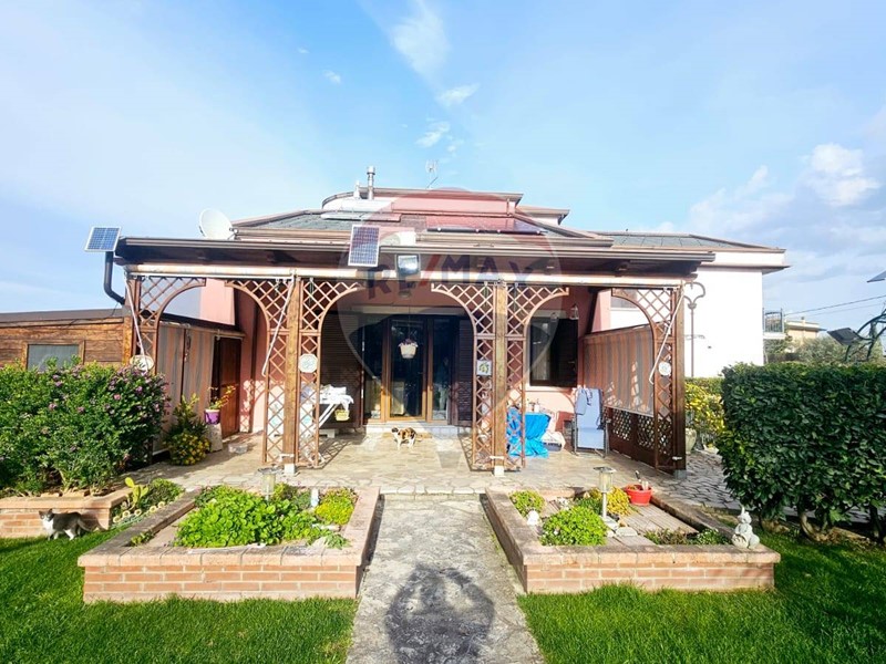 Casa Semi Indipendente in Vendita a San Giorgio del Sannio, 265'000€, 315 m²