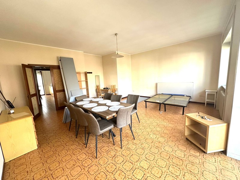 Appartamento in Vendita a Lecce, zona P. Partigiani, 210'000€, 155 m²