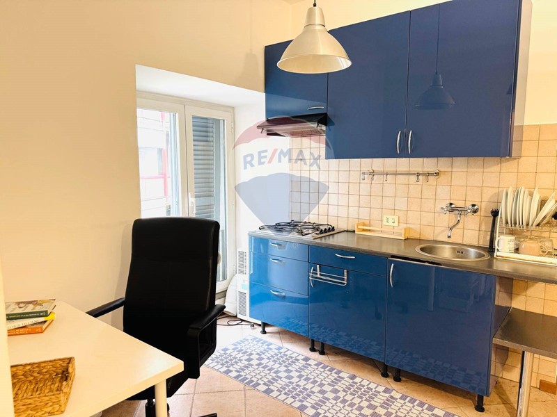 Bilocale in Affitto a Milano, zona De Angeli, 1'100€, 47 m², arredato