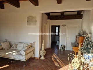 Casale in Vendita a Prato, 445'000€, 169 m², arredato