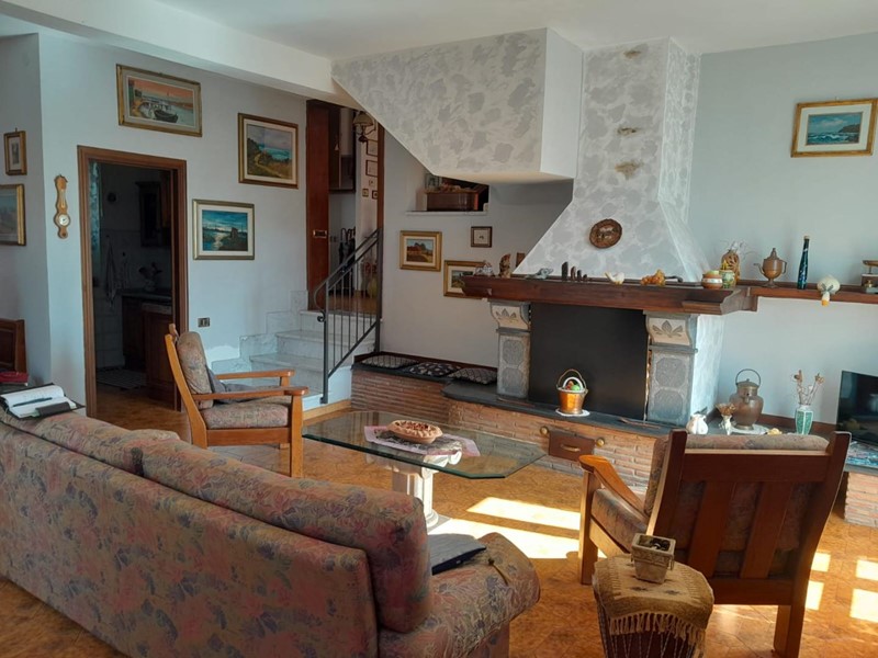 Appartamento in Vendita a Collesalvetti, zona Parrana San Martino, 280'000&euro;, 120 m²