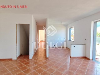 Villetta a schiera in Vendita a Massarosa, zona Quiesa, 200'000€, 160 m²