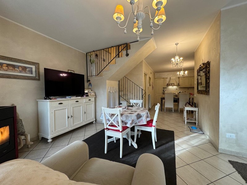 Casa Indipendente in Affitto a Seravezza, zona Pozzi, 3'000€, 120 m², arredato