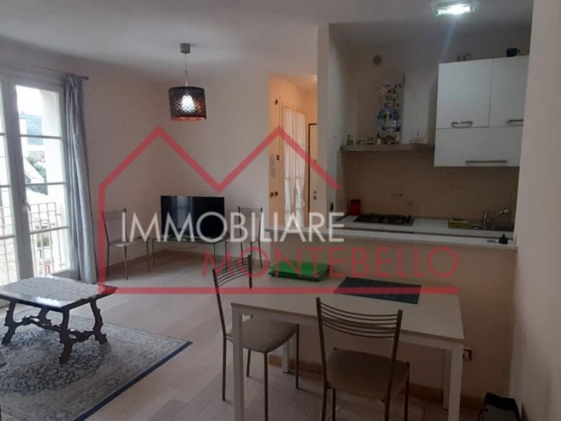 Trilocale in Vendita a Massarosa, zona Stiava, 175'000€, 62 m², arredato