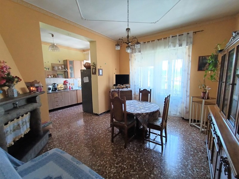 Appartamento in Vendita a Vasanello, 95'000€, 130 m², arredato