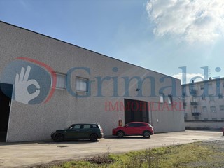Capannone in Vendita a Lissone, 650'000€, 855 m²
