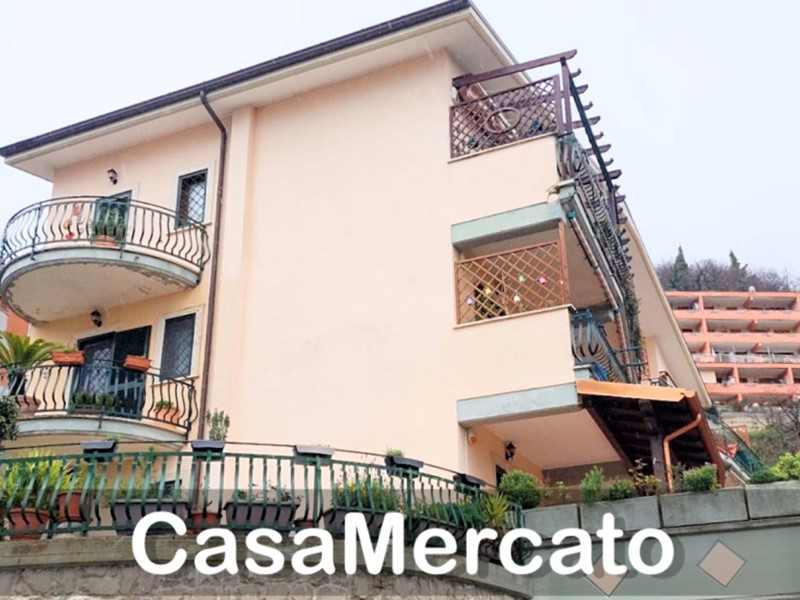 Trilocale in Vendita a Rocca di Papa, 215'000€, 80 m²