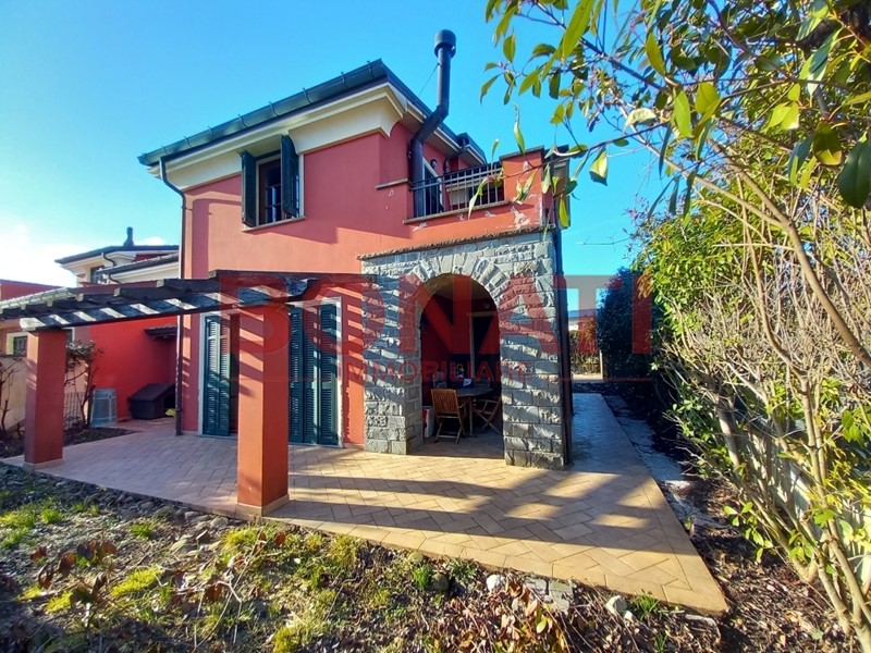 Casa Indipendente in Vendita a Villafranca in Lunigiana, 260'000€, 