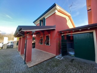 Casa Indipendente in Vendita a Villafranca in Lunigiana, 260'000€, 