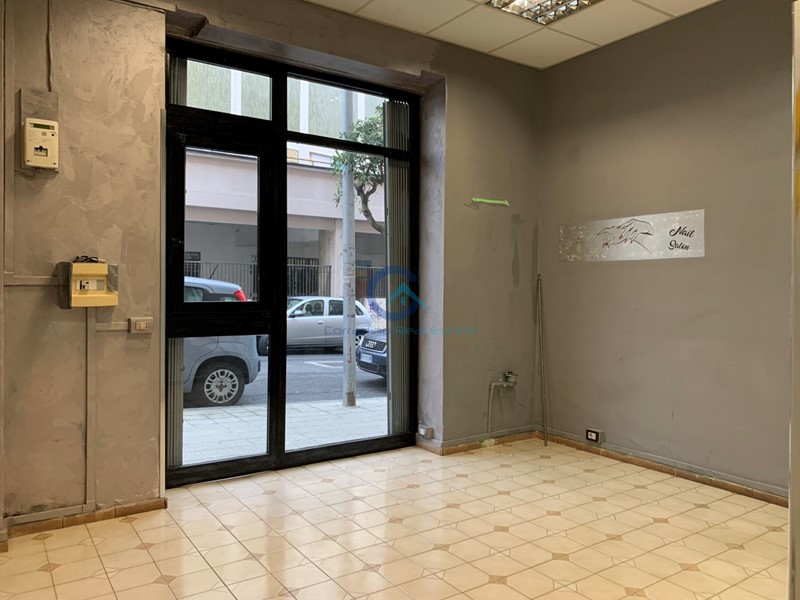 Immobile commerciale in Affitto a Catanzaro, zona Catanzaro Centro, 550€, 35 m²