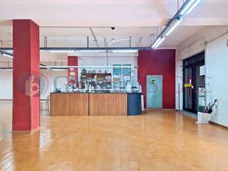 Attività commerciale in Vendita a Francavilla Fontana, 1444 m²