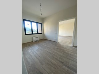 Ufficio in Affitto a Capannori, zona Guamo, 1'500€, 90 m²