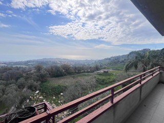 Appartamento in Vendita a Valverde, 190'000&euro;, 140 m²