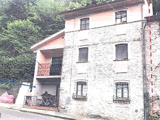 Casa Semi Indipendente in Vendita a Lucca, 54'825&euro;, 171 m²