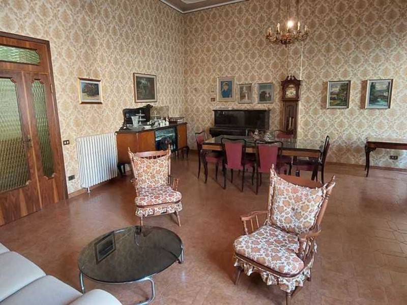 Appartamento in Vendita a Asciano, 230'000€, 240 m²