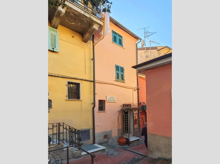 Casa Semi Indipendente in Vendita a Lerici, zona Tellaro, 450'000&euro;, 105 m², arredato