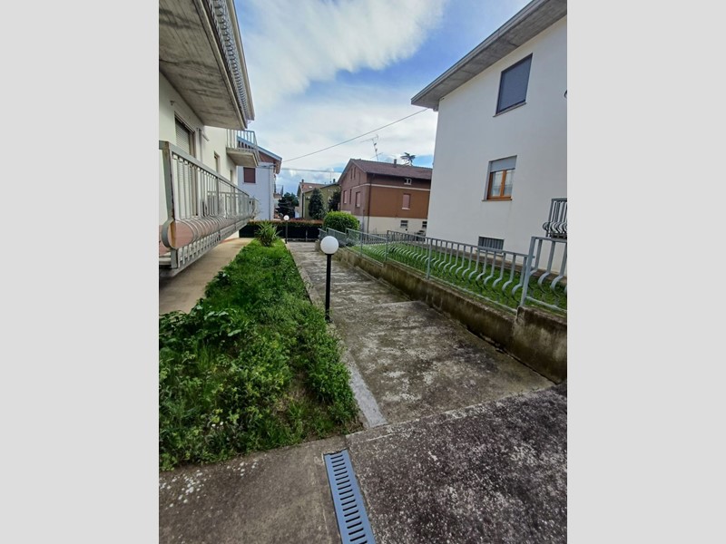 Appartamento in Vendita a Medesano, zona Felegara, 140'000&euro;, 101 m²