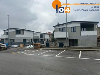 Villa in Vendita a Giussano, 452'000€, 144 m²