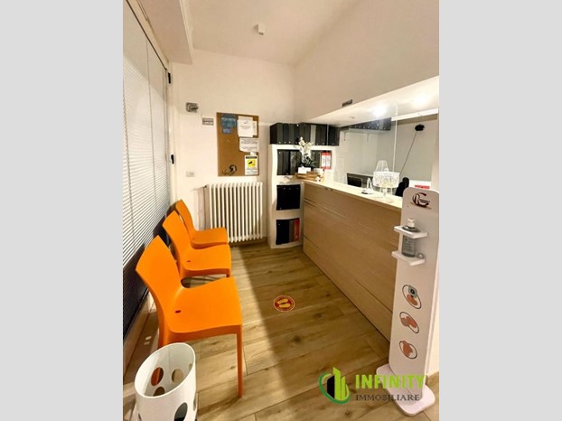 Ufficio in Vendita a Matera, 115'000€, 80 m²