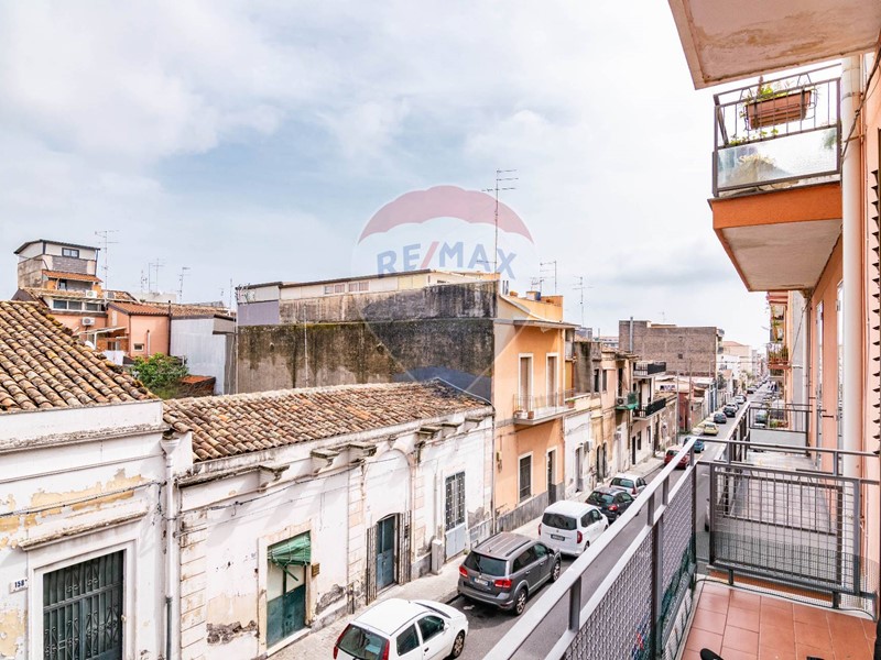 Trilocale in Vendita a Catania, zona Picanello, 80'000€, 80 m²