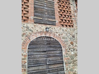 Casale in Vendita a Lucca, zona Monte San Quirico, 60'000€, 45 m²