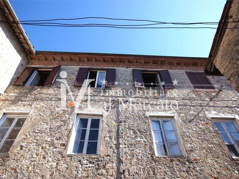 Appartamento in Vendita a Pescaglia, 49'000€, 100 m², arredato