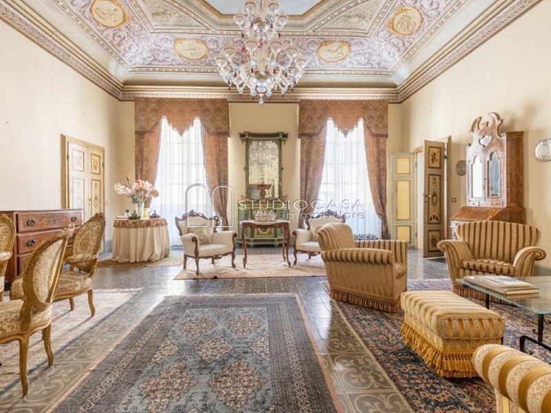 Appartamento in Vendita a Pisa, 845'000€, 260 m², con Box