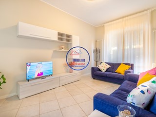 Villetta a schiera in Affitto a Viareggio, 120 m², arredato