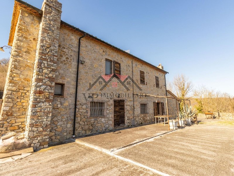 Casa Indipendente in Vendita a Castelnuovo di Val di Cecina, 420'000€, 238 m², arredato, con Box