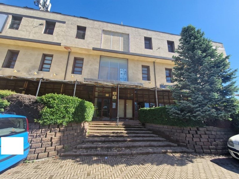 Capannone in Vendita a Rosta, 138'750€, 501 m²