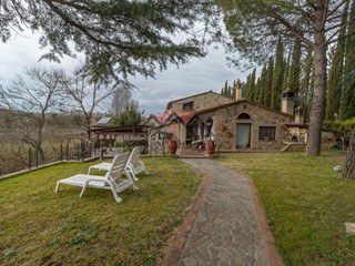 Casa Indipendente in Vendita a Volterra, zona Saline, 650'000€, 290 m², arredato