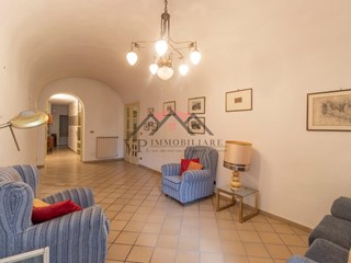 Appartamento in Vendita a Volterra, 120'000€, 100 m², arredato