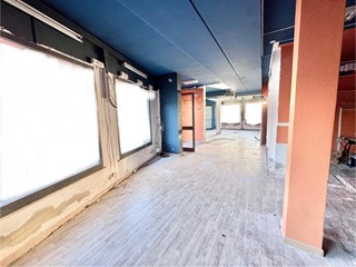 Immobile commerciale in Affitto a Vicopisano, 900€, 110 m²