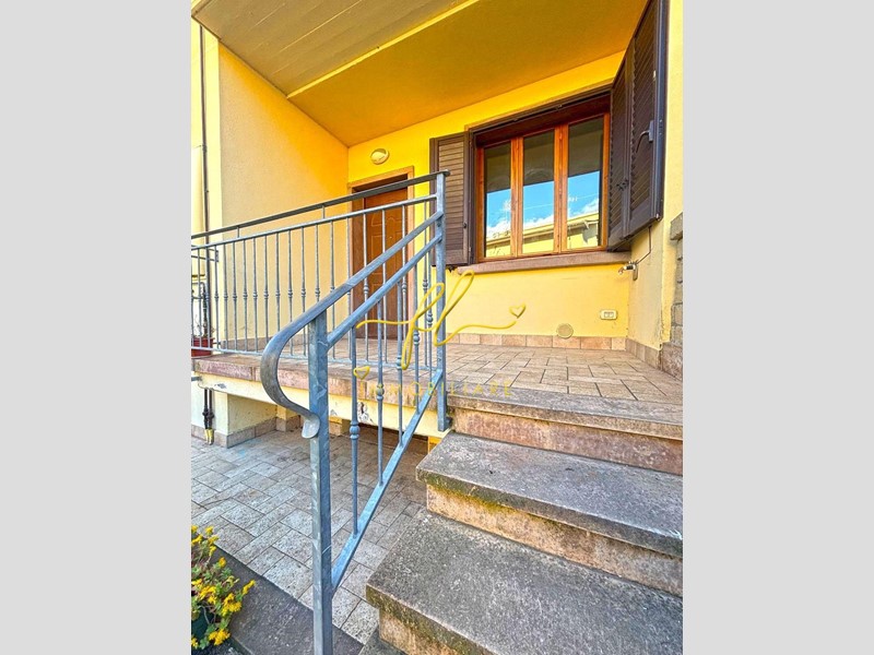 Appartamento in Vendita a Santa Luce, zona Pomaia, 179'000€, 78 m², con Box