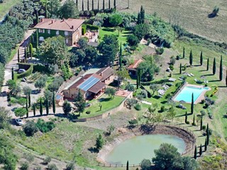 Villa in Vendita a Pomarance, 2'200'000€, 800 m², arredato