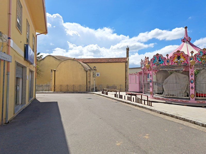 Negozio in Affitto a Sanluri, 700&euro;, 78 m²