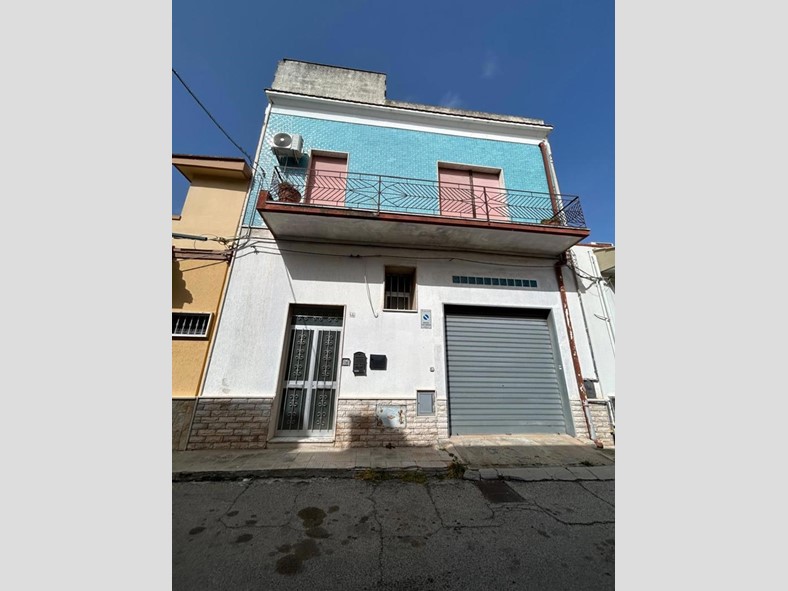 Appartamento in Vendita a Pulsano, 55'000€, 110 m²