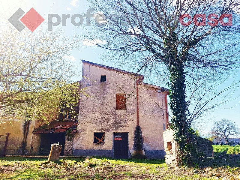 Casa Indipendente in Vendita a Cassino, 39'000€, 100 m²