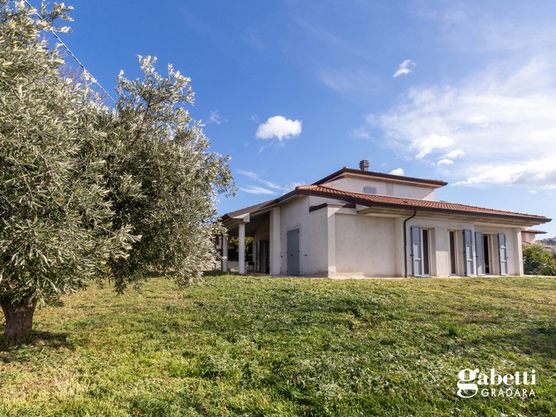 Villa in Vendita a Tavullia, 500'000€, 441 m²